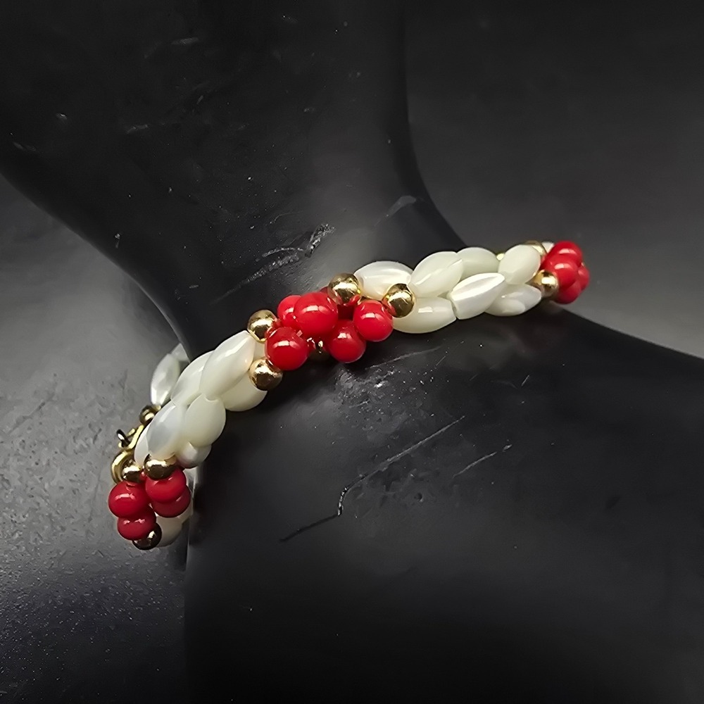 Faux Pearl and Coral Beaded Twisted Bracelet Vintage Costume Jewelry